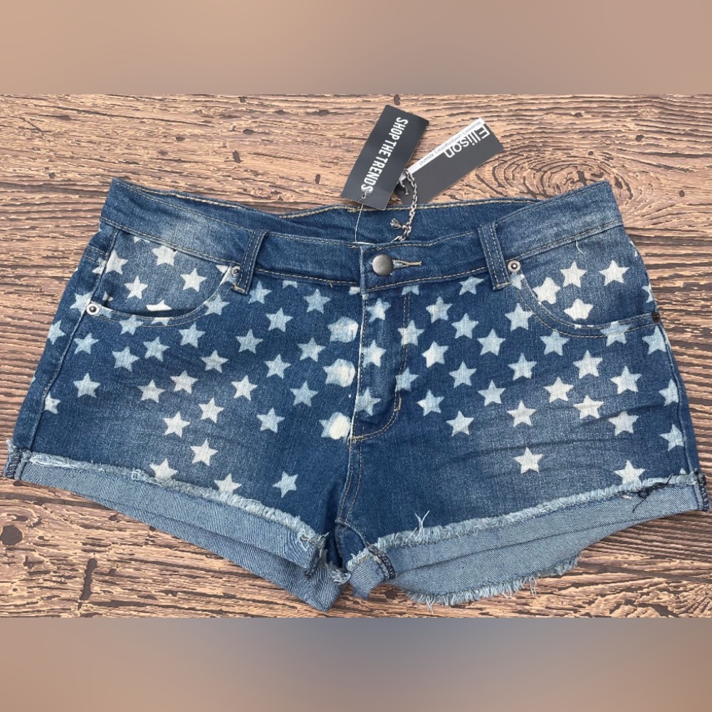 Ellison ladies new medium star Shorts